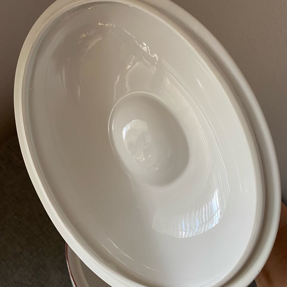 Mikasa Fresh Fruit Strawberries Bake & Serve Lidded Tureen. 1980’s - Picture 6 of 6